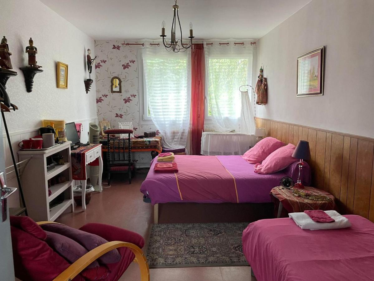Basic Dreibettzimmer mit Gemeinschaftsbad