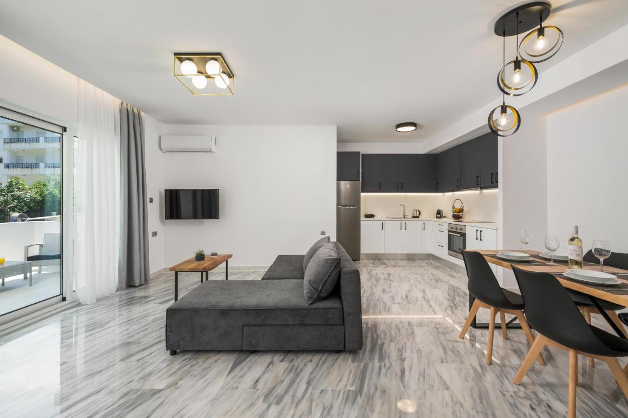 Quarters Luxury Apts - Bed and Breakfast