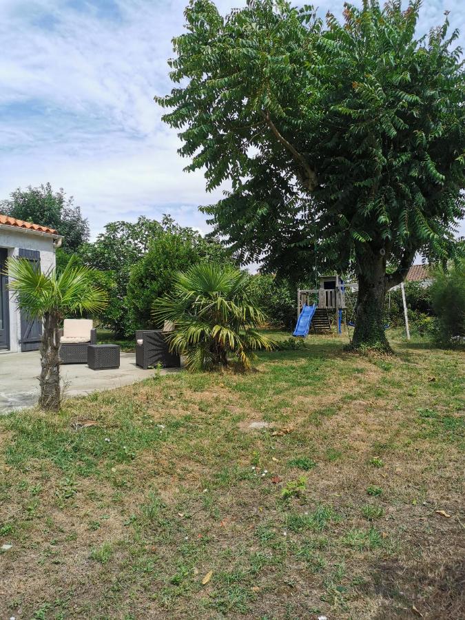 Villa Family Surf sur un terrain arborée et clos, calme et repos - Chambres d'hôtes Longeville-sur-Mer
