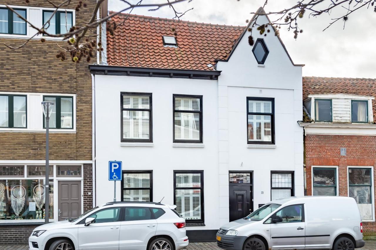 Unieke stadswoning met jacuzzi en sauna max 8 pers - B&B