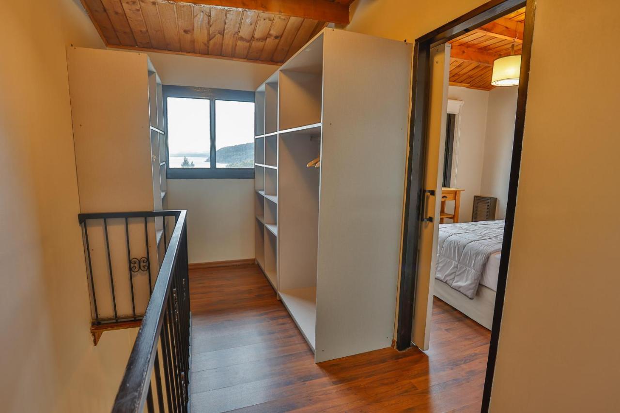 Apartment with Lake View