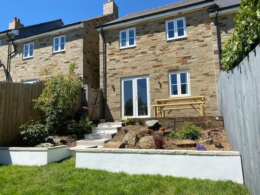 B&B Liskeard - Stylish 3 bed home with allocated parking for 2 - Bed and Breakfast Liskeard
