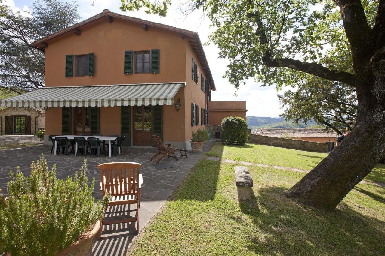 Four-Bedroom House with Terrace - Split Level