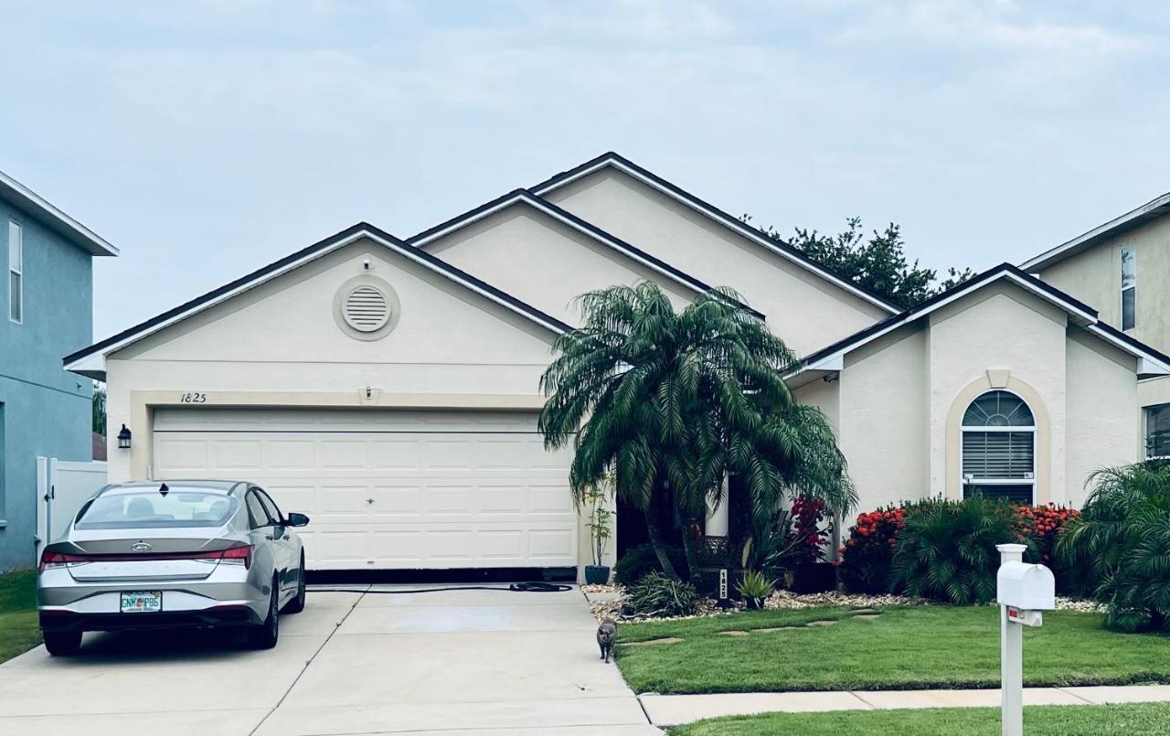 Ruskin FL private 2 bdrm 1 bath suite Common areas shared with host and cat - B&B