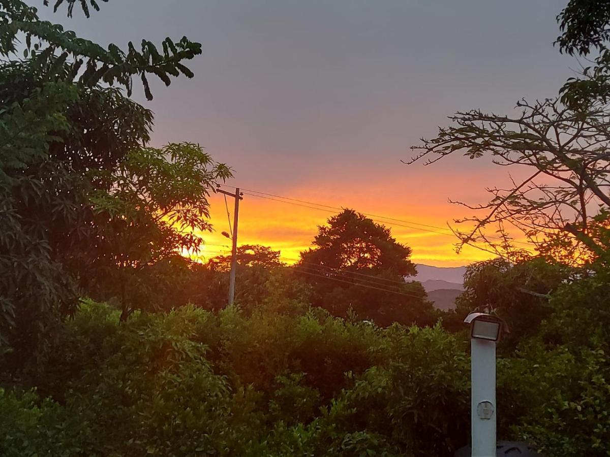 Casa Campestre para vacacionar en Viota - B&B Viotá