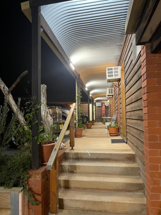 B&B Narrandera - Country Roads Motor Inn - Bed and Breakfast Narrandera