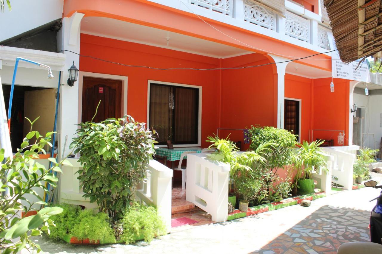 M&E Guesthouse - Bed and Breakfast