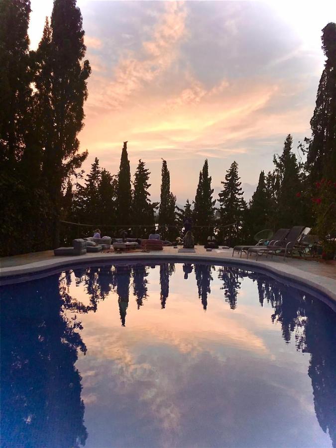 Bakit House - Casa rural con piscina - B&B