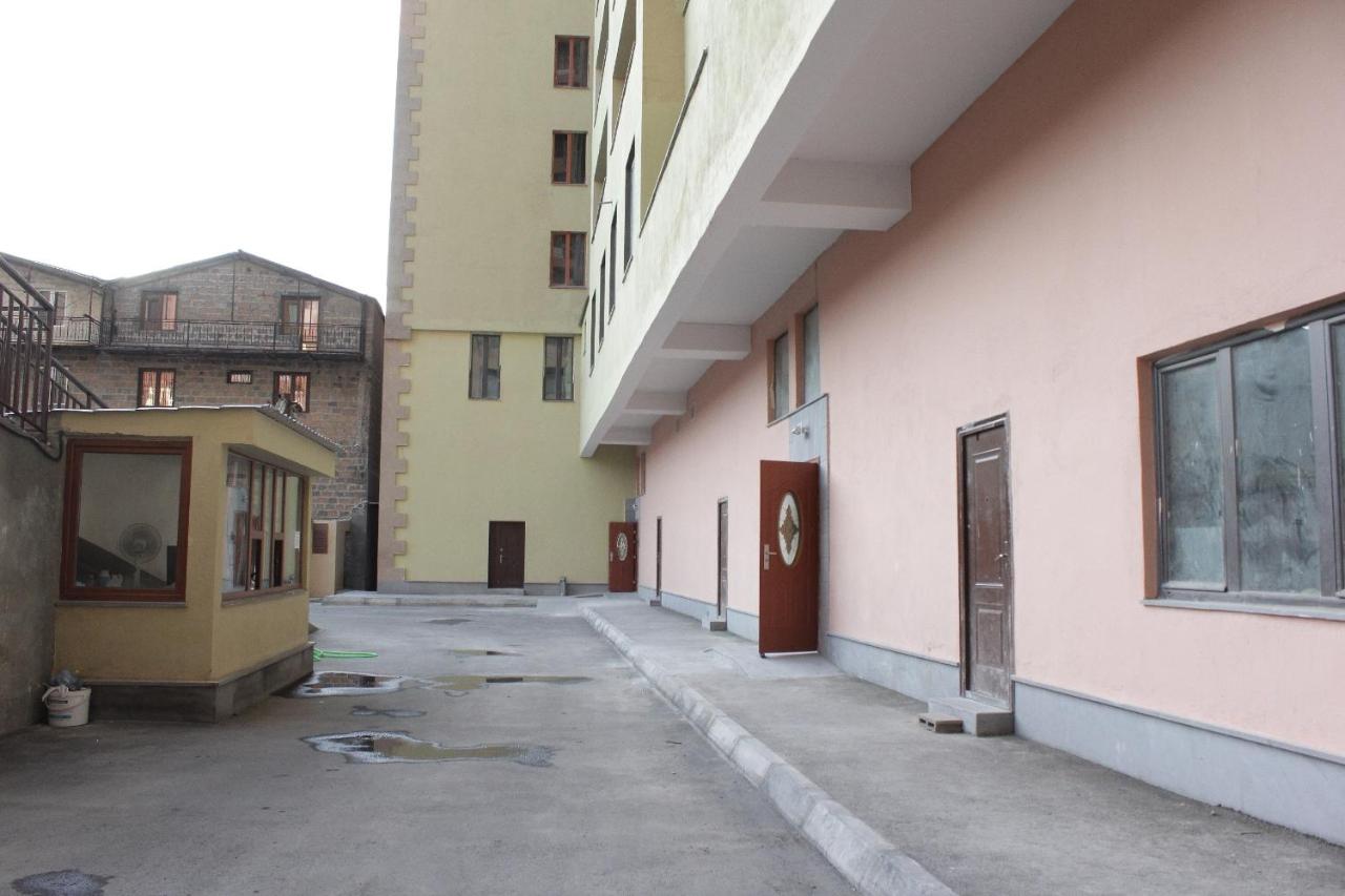 Rent Inn Yerevan on Sakharov Square - B&B Ereván