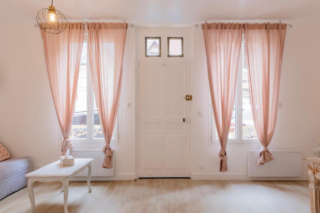 King Studio with Sofa Bed