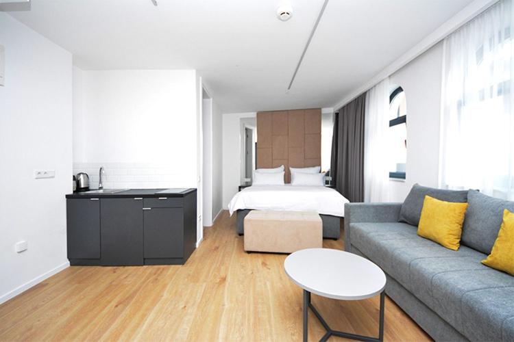 One-Bedroom Apartment