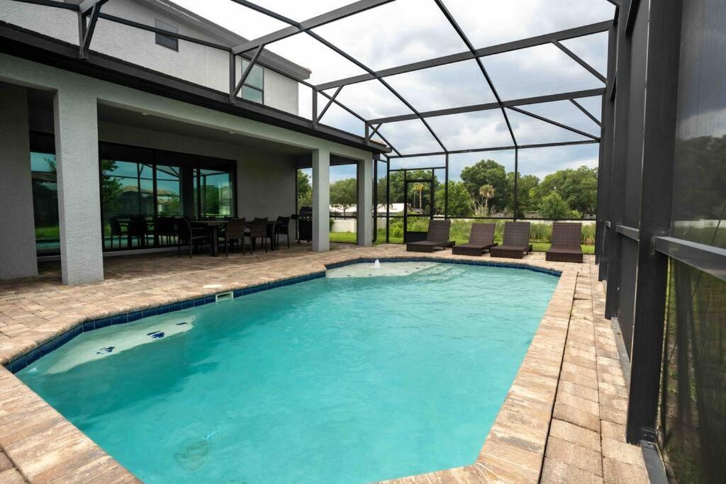 SPACIOUS 6bdrm Villa near ALL the attractions!! - Bed and Breakfast Haines City