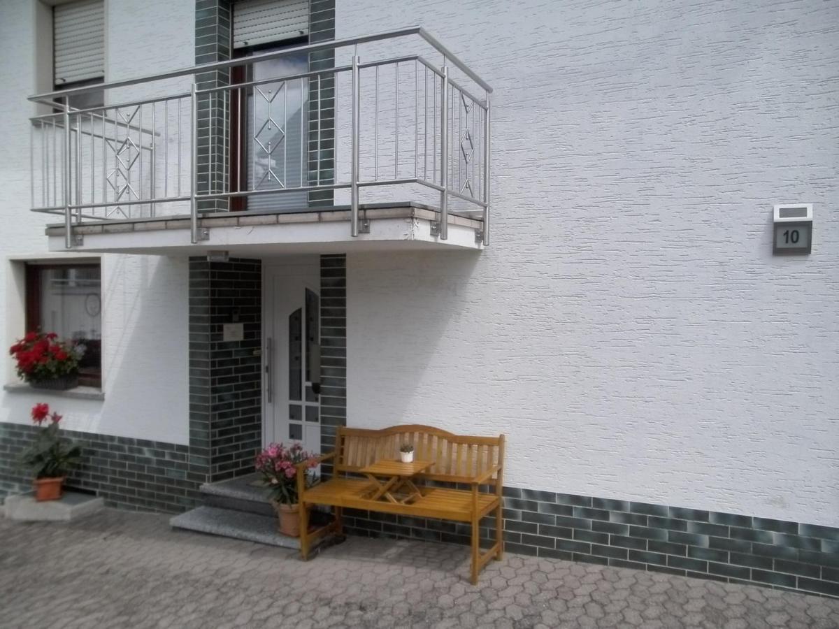 Nähe Nürburgring in Quiddelbach, Gästezimmer mit Lounge - Chambres d’hôtes