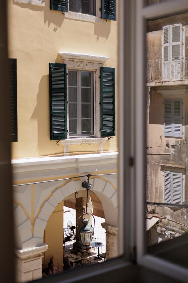 LISTON'S Central Suites - Chambres d’hôtes Grevedianá