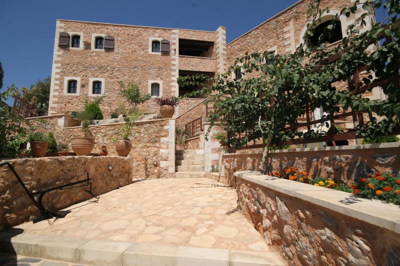 Samonas - Red villa Fliskouni - B&B