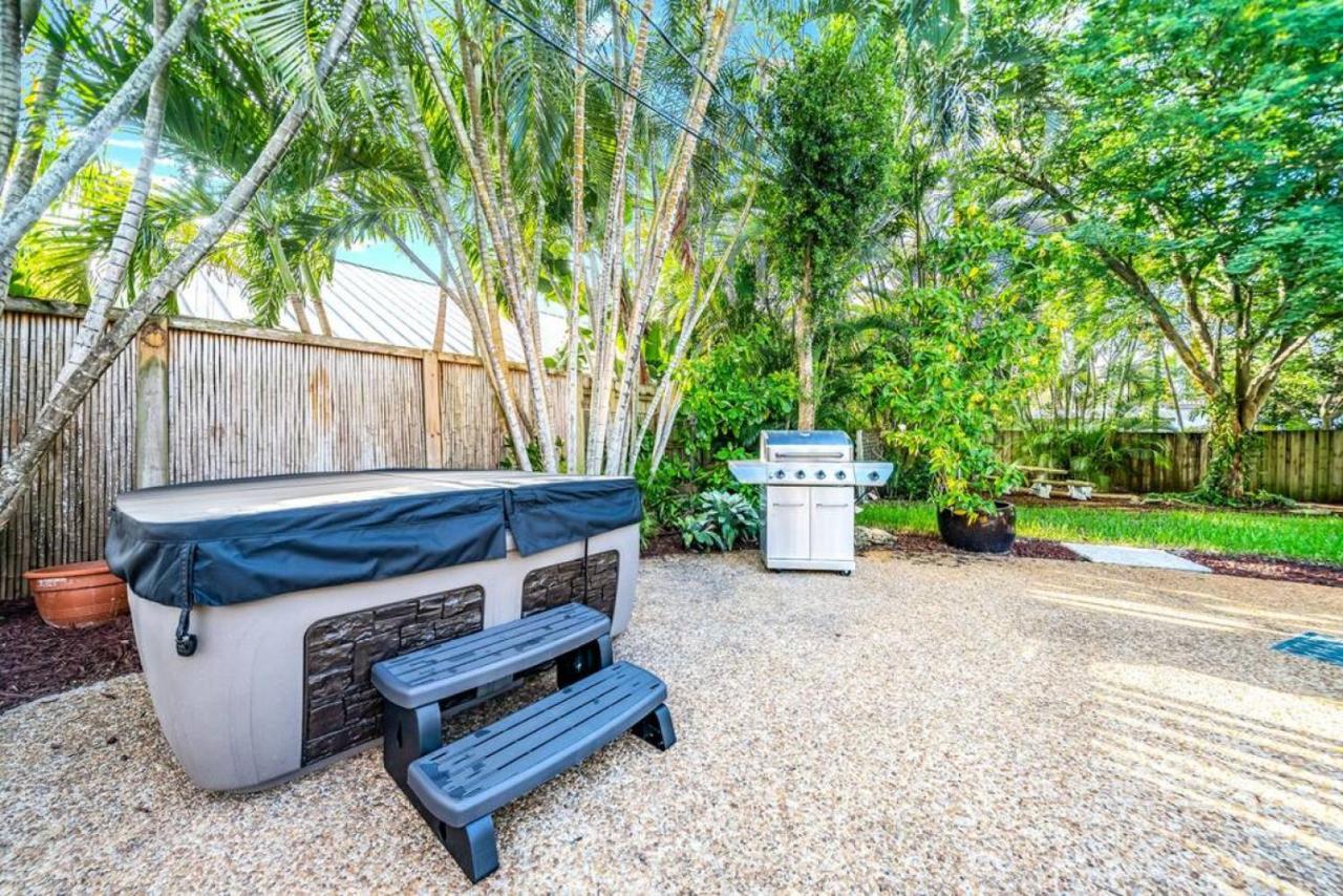 Tropical Pool Tiki Heaven - B&B Fort Lauderdale