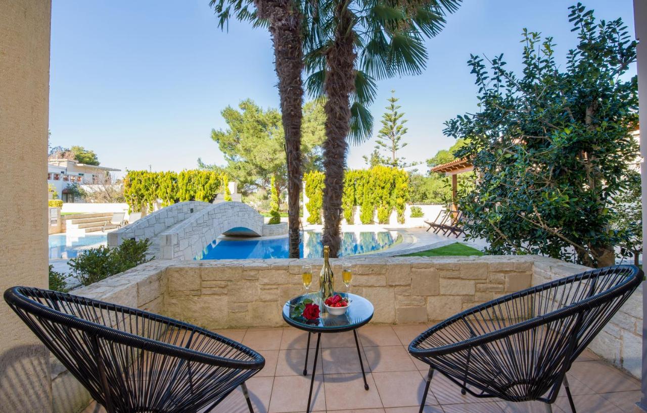 Apartment mit Poolblick
