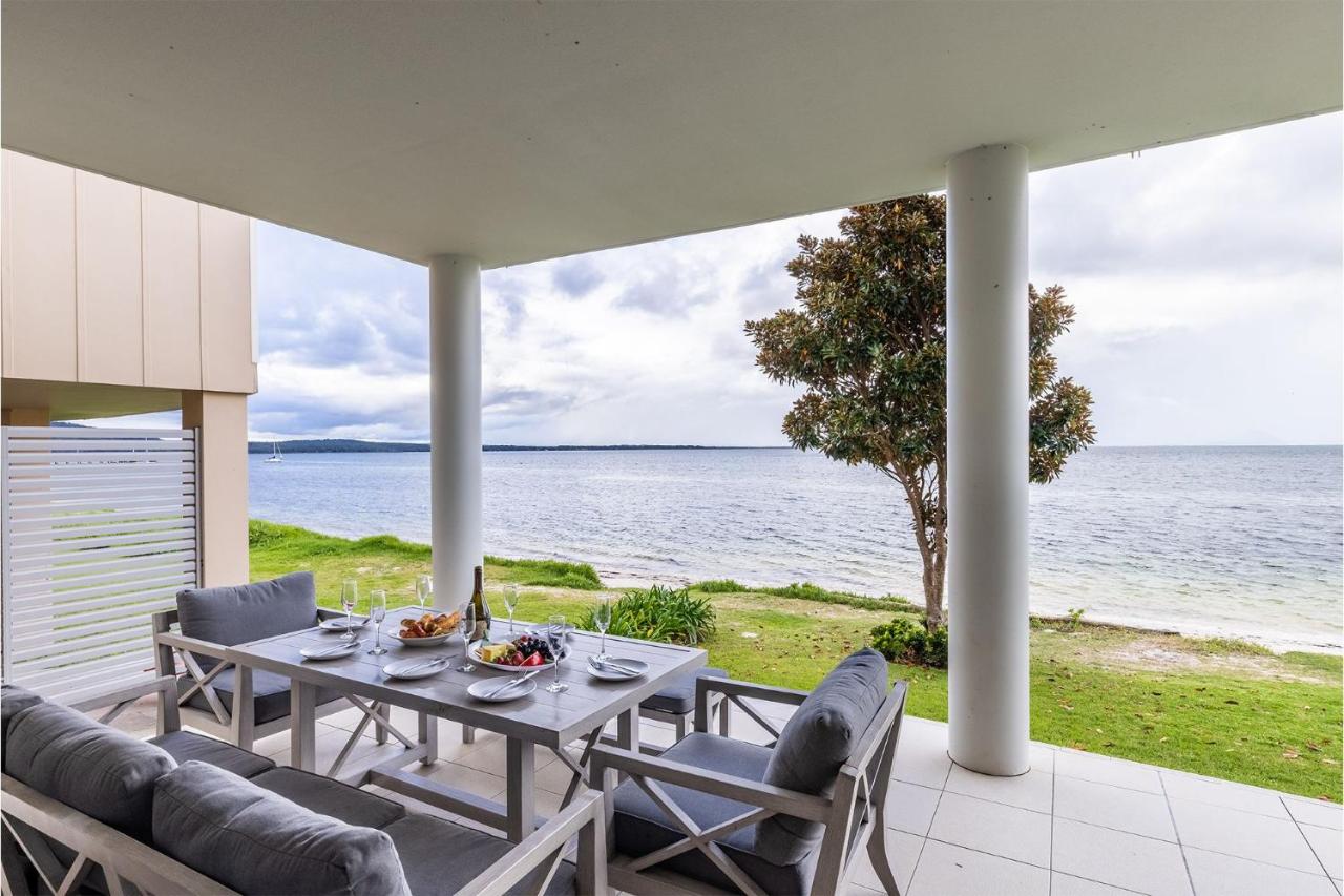 Seaview Splendour 2, 163 Soldiers Point Rd - waterfront stunning unit - Ferienwohnung Soldiers Point