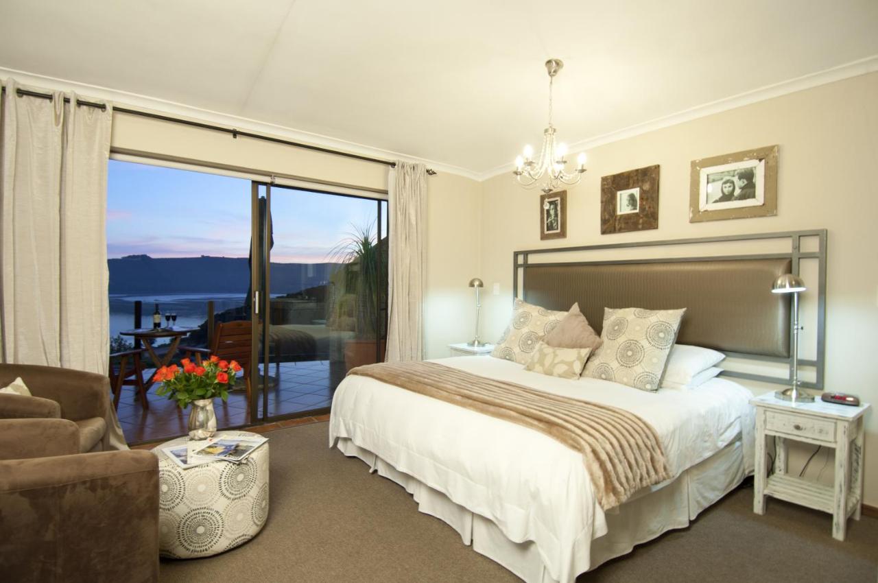 Honeymoon Room with Lagoon View 2