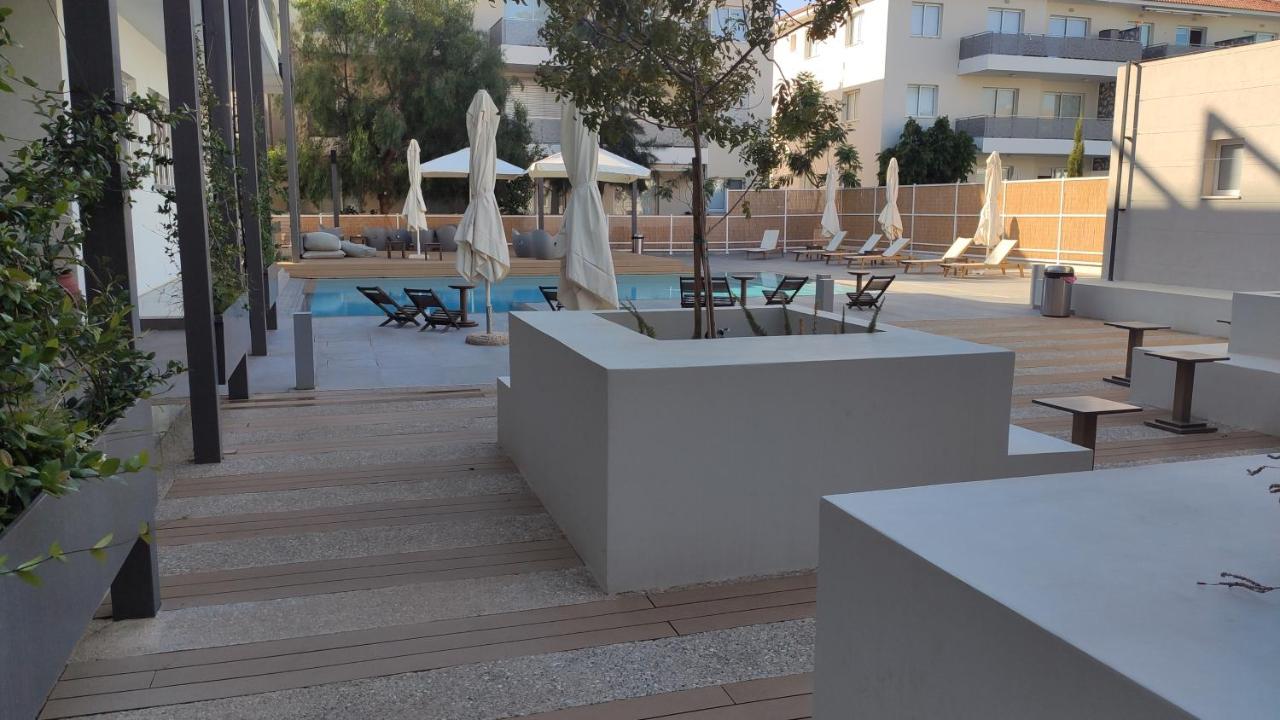 Cosy apartment in a luxury resort - B&B Paralímni