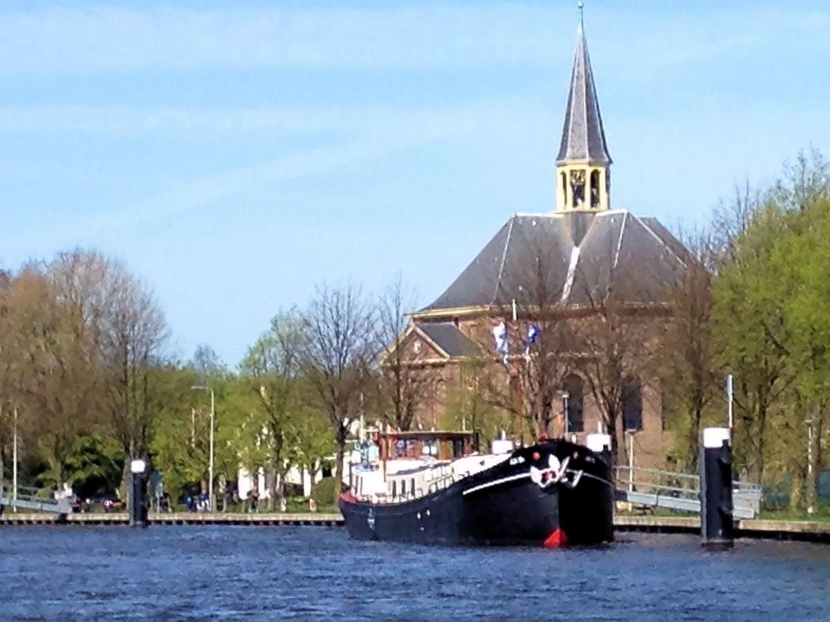 B&B Alphen aan den Rijn - Hotelschip 'Ali-B2' - Bed and Breakfast Alphen aan den Rijn