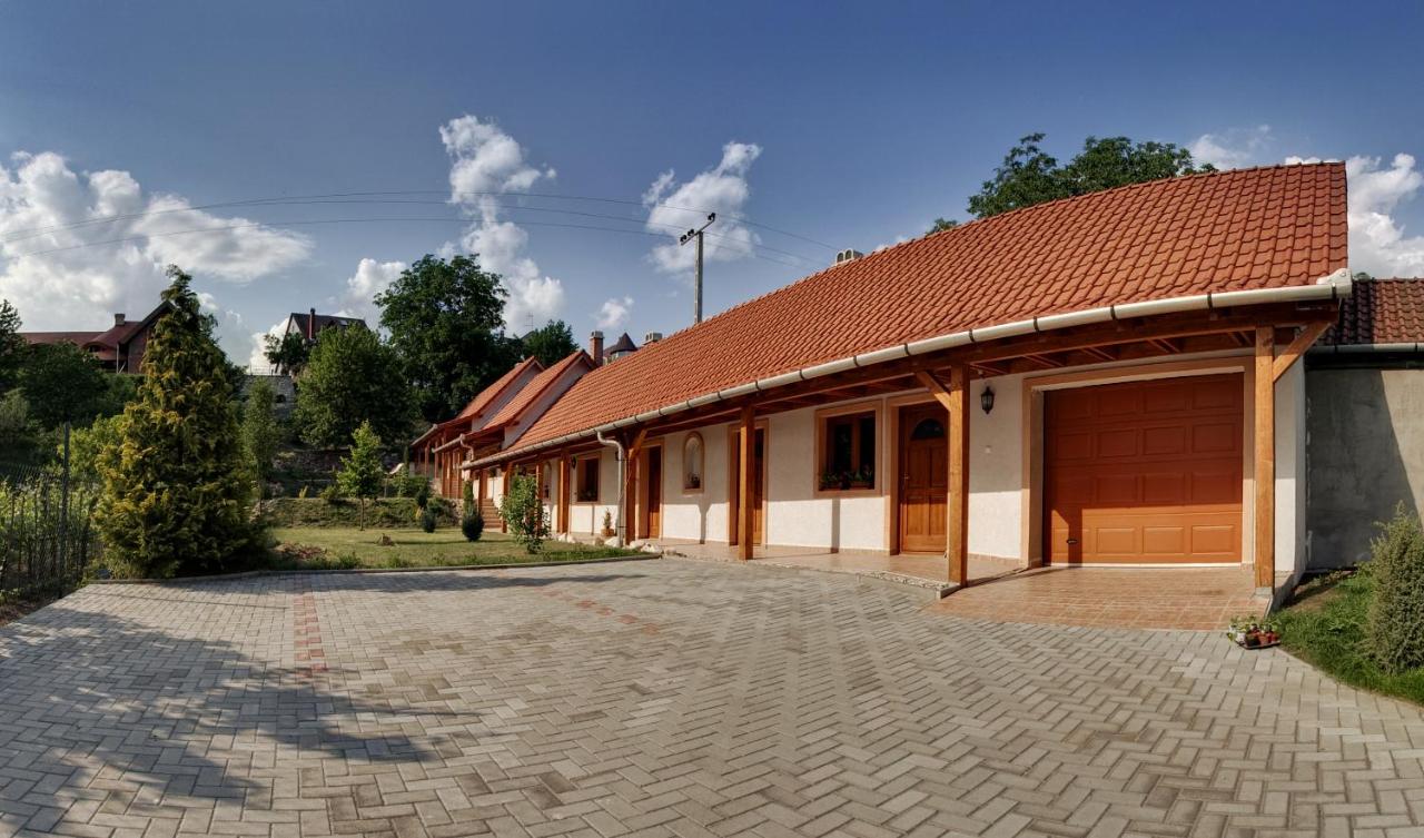 Nyitott Kapu Vendégház - Chambres d’hôtes