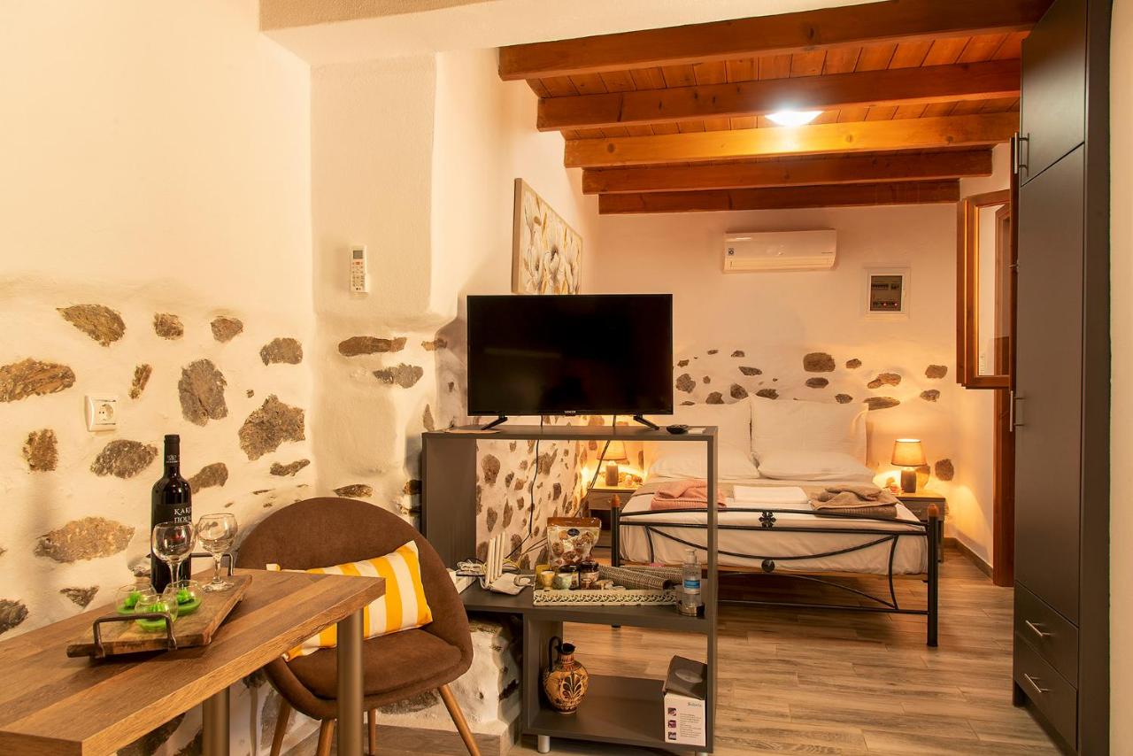 Anemolia Tiny Stone House - B&B Palekastro