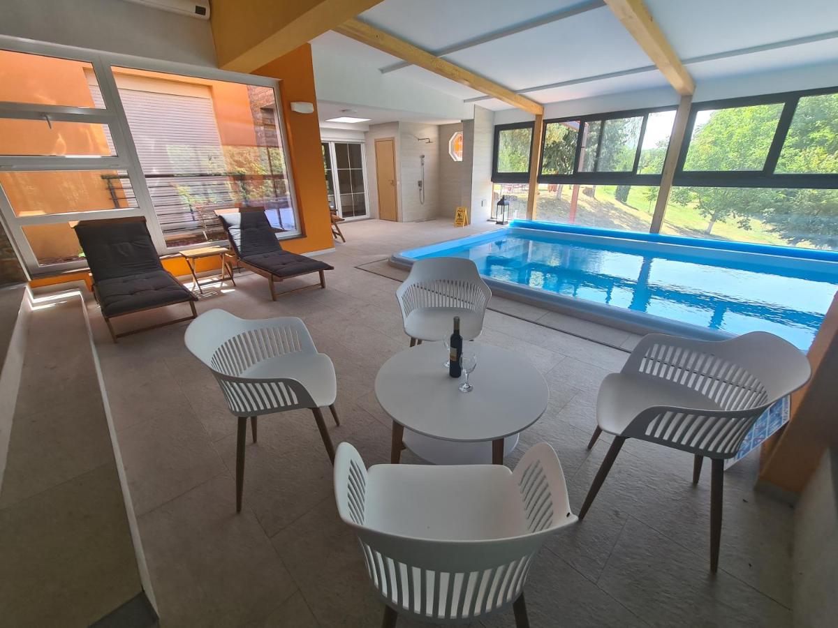 Ladanjska Kuca Maras - Bed and Breakfast