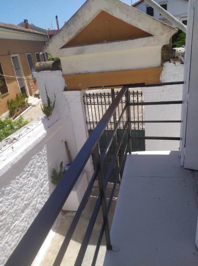 Eutyxia House in Gaios Walk to Center & Beaches - Chambres d'hôtes Gáïos