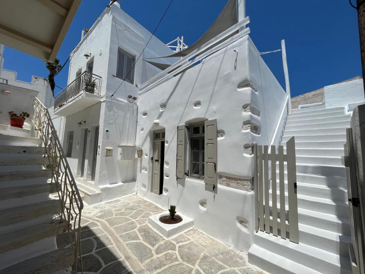 Cycladic Rooftop House in the Heart of Parikia - B&B