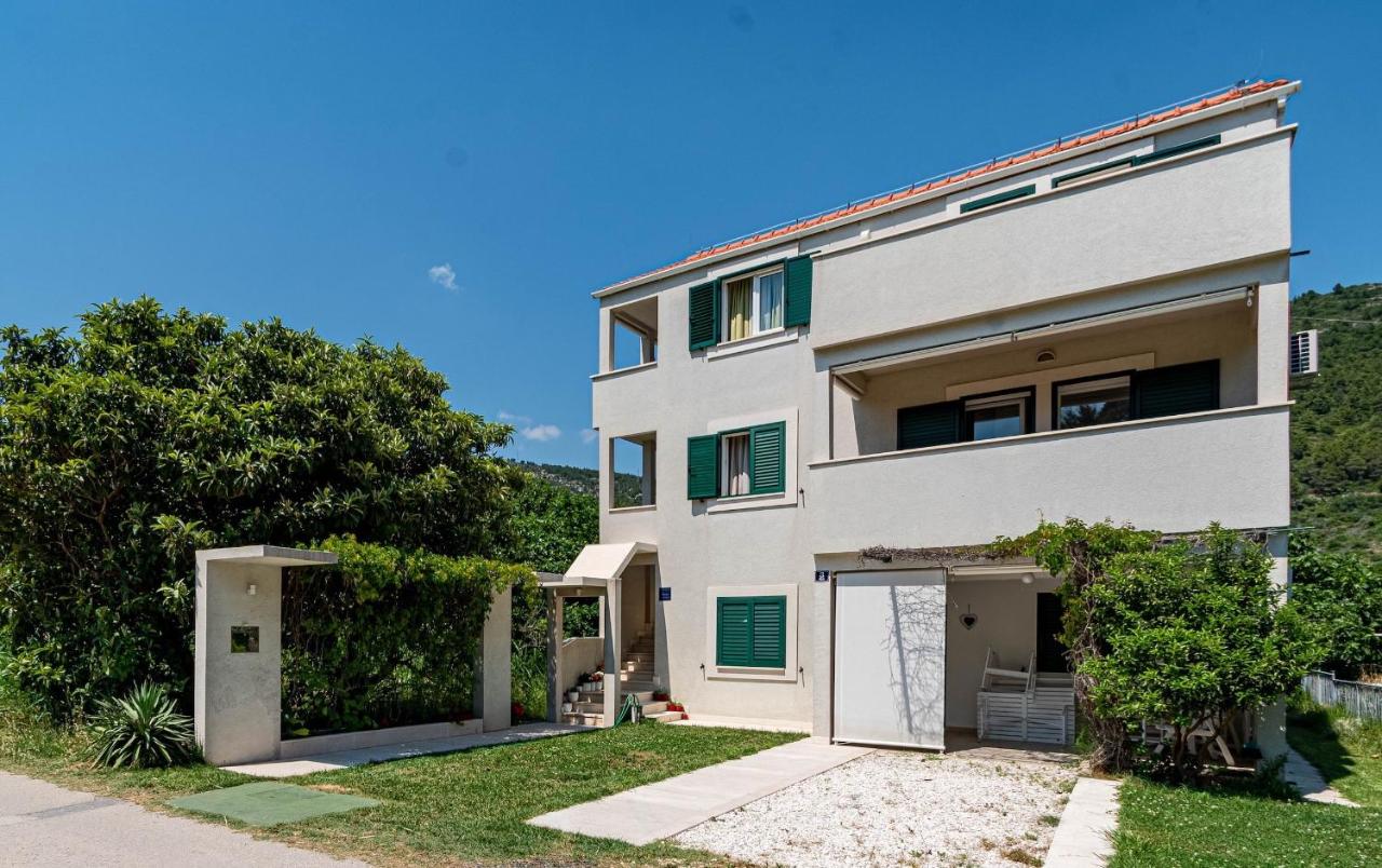 Viboni Apartments Zuljana - B&B Žuljana