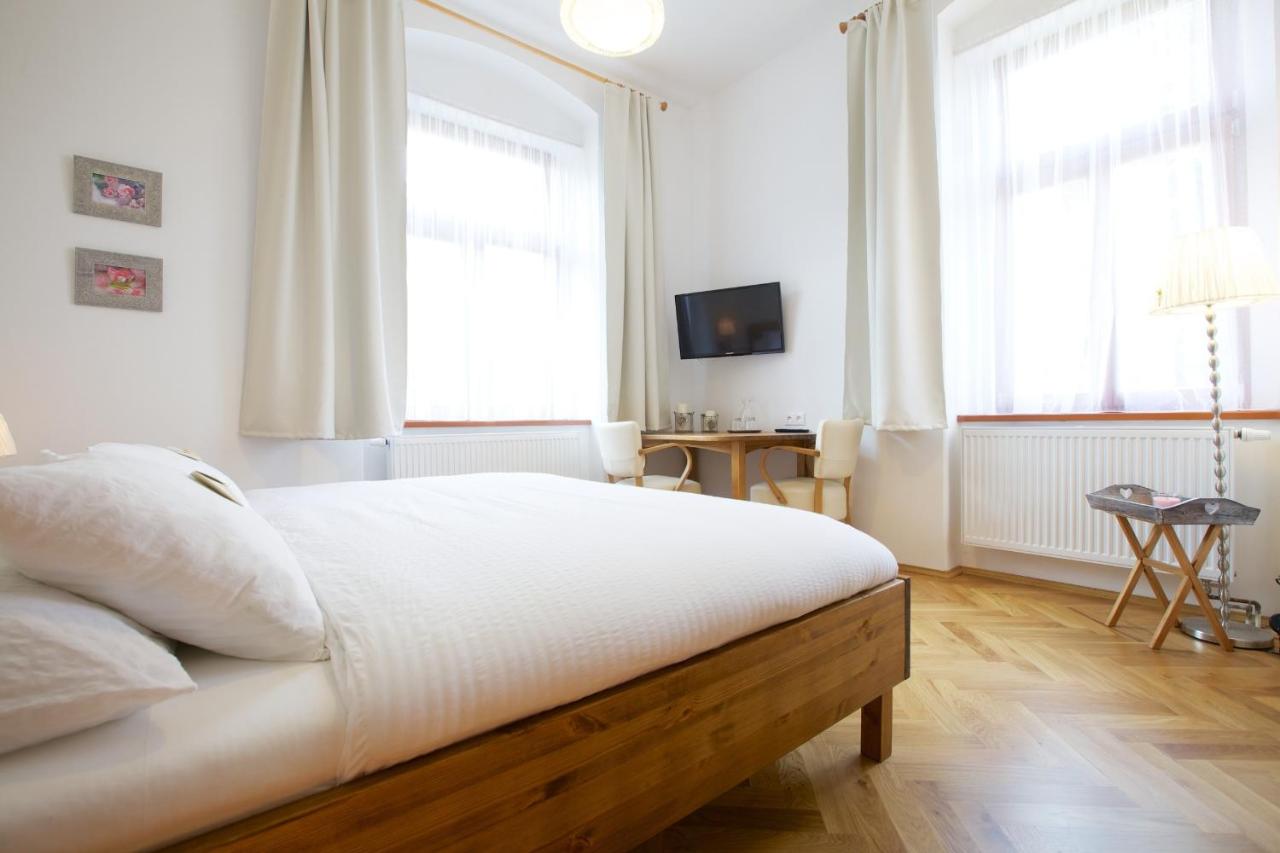 Deluxe Double Room with Garden View