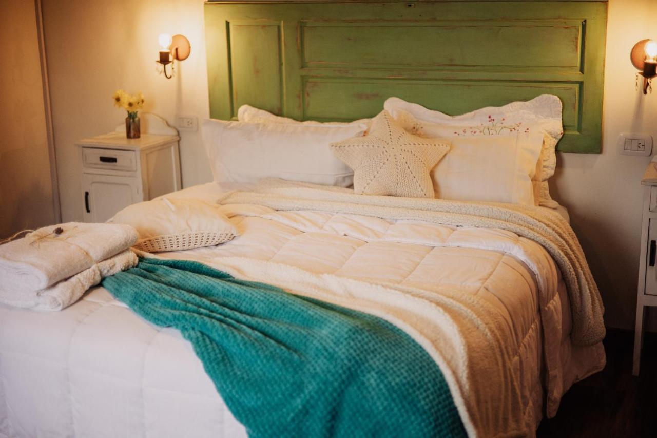 Camera Matrimoniale con Vista Giardino