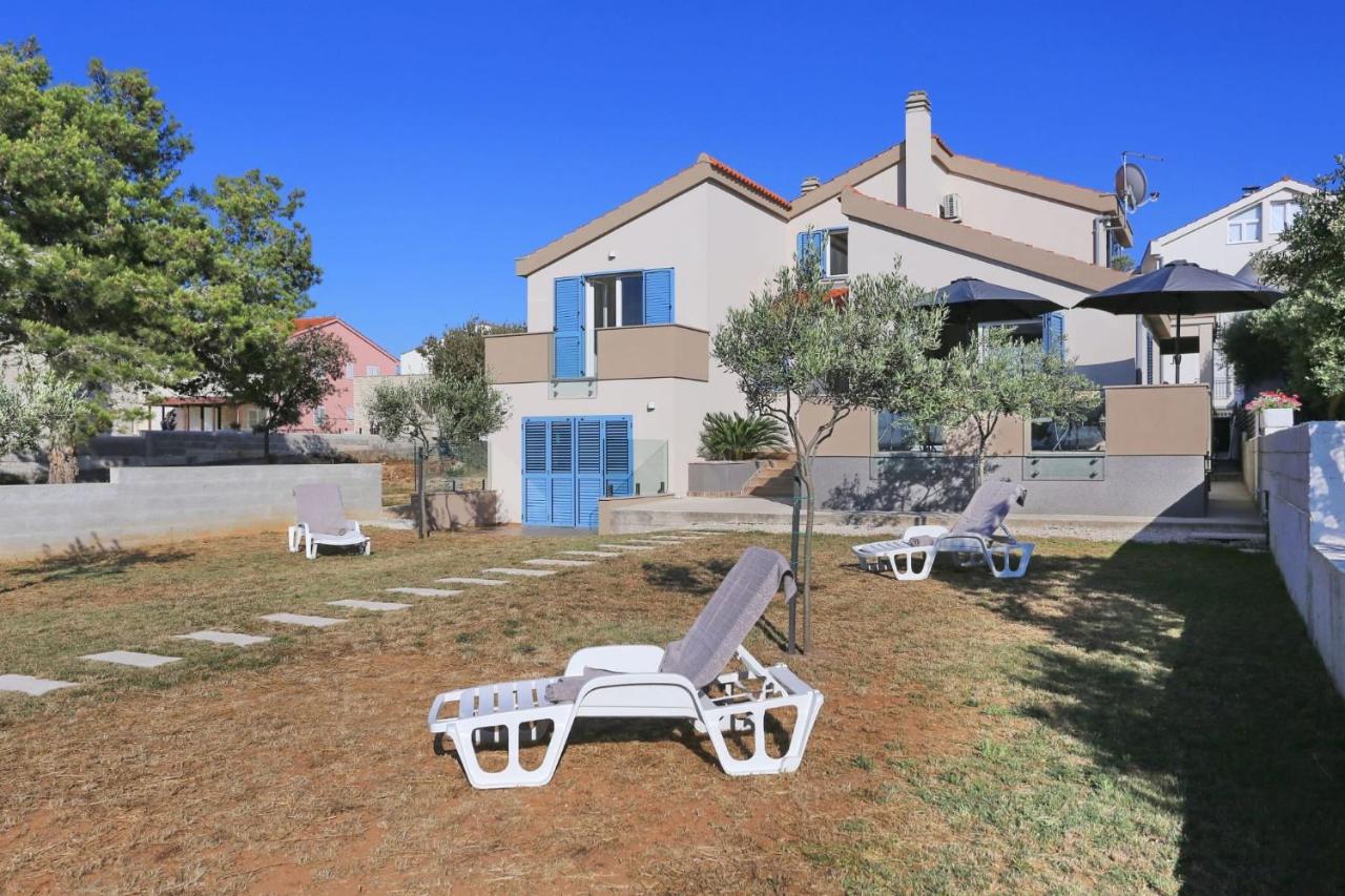 Beach front Holiday home Victoria in beautiful nature - by TA Leut Agency - B&B