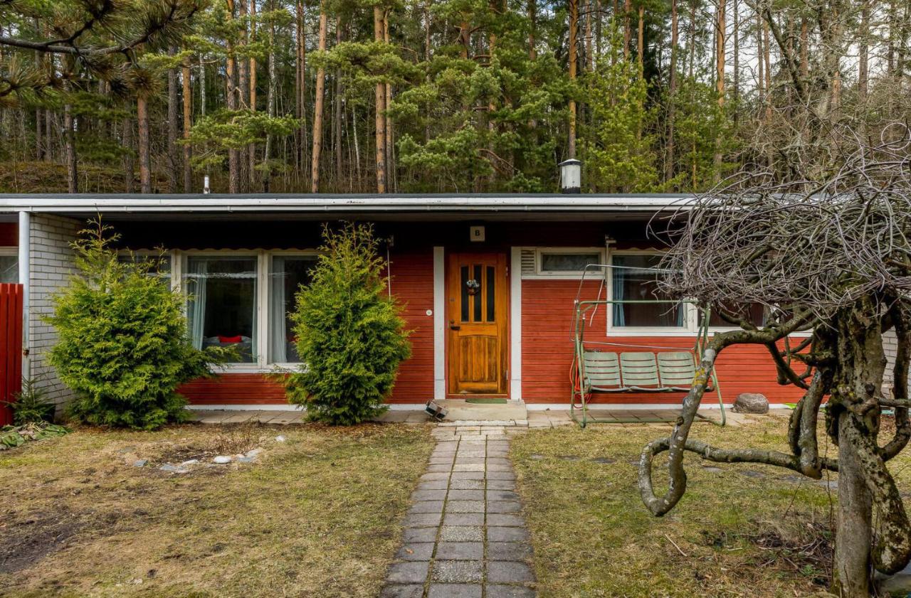 Cozy and Spacious Row House - B&B