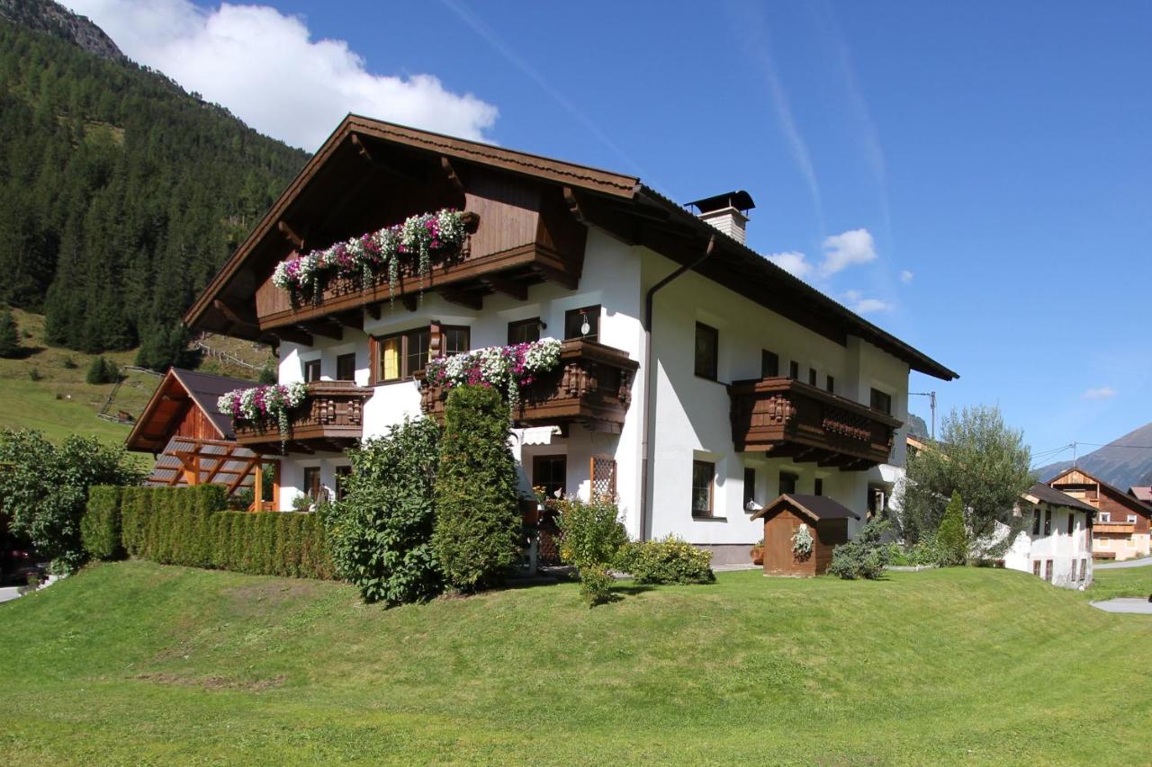 Haus Bergfreund - Ferienwohnung St. Leonhard im Pitztal
