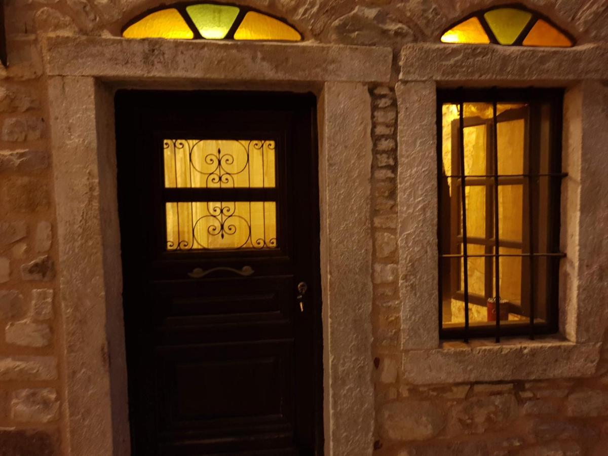 Traditional medieval Holiday House In Kalamoti - Ferienwohnung