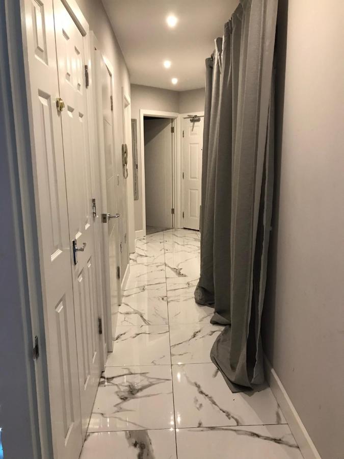 2 Double Bedroom Apartment in Edgware, London - B&B