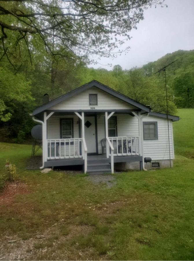 Cute Little Cabin (Near the Nantahala River) - B&B
