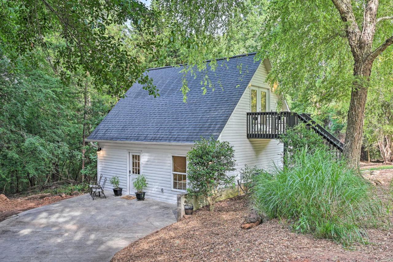 Wooded Cottage - 3 Mi to Clemson University - Ferienwohnung