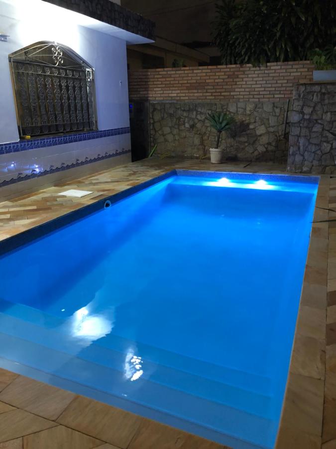 B&B São Paulo - Casa espetacular com piscina para grupos - Glamour e lazer - Bed and Breakfast São Paulo