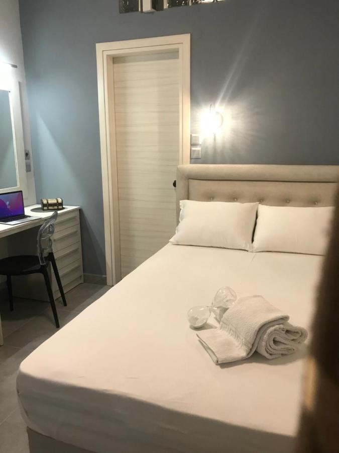 Avra Comfort Rooms - Family - B&B Néa Potídhaia