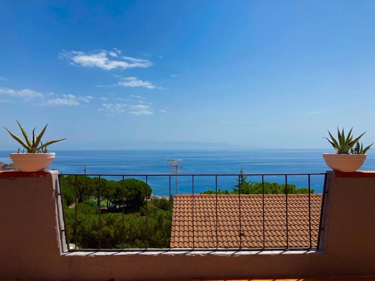 B&B Sant'Alessio Siculo - CapoAlessio - Bed and Breakfast Sant'Alessio Siculo