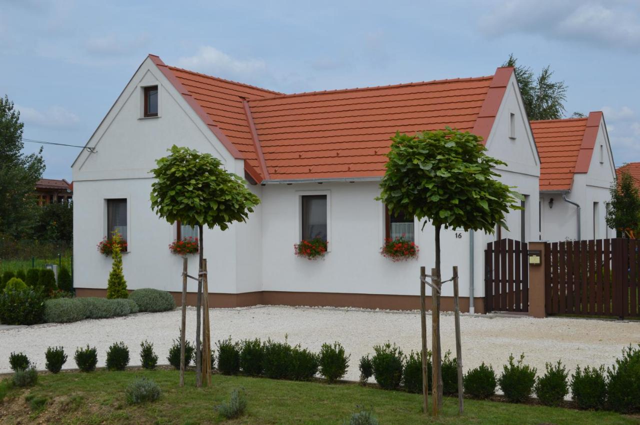 B&B Hegykő - Levendula Apartman - Bed and Breakfast Hegykő