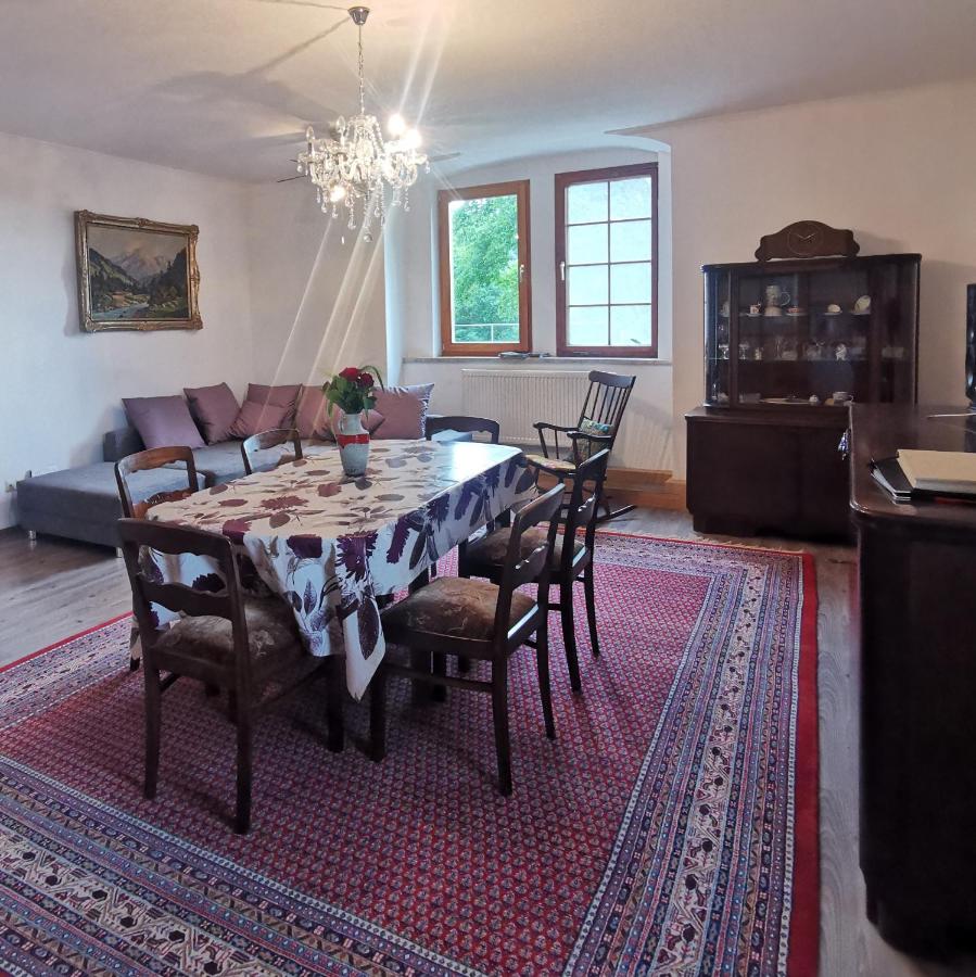 Ruhige Ferienwohnung im Gutshaus - Ferienwohnung