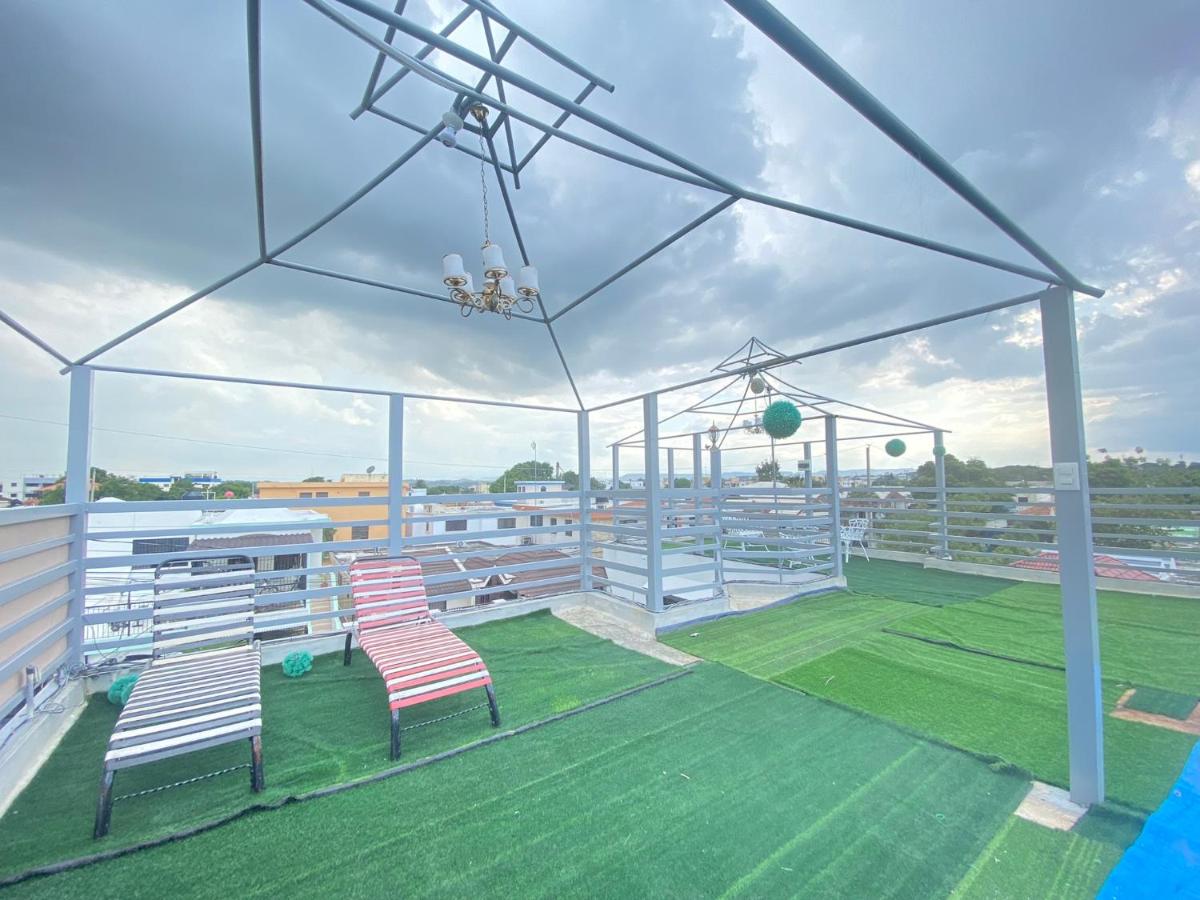 Santiago City Center Huge nice Apartment to stay rooftop to enjoy the city view - B&B Santiago de los Caballeros