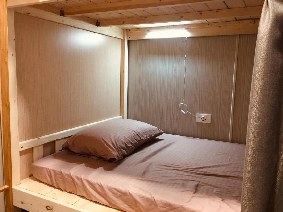 Etagenbett im gemischten Schlafsaal