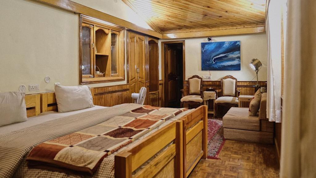 Double Room with Mountain View