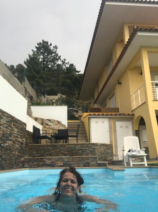 Moradia Com Piscina T4 - B&B