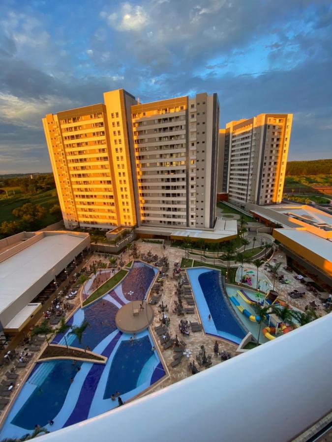 Apartamento dentro de resort próximo do Thermas dos Laranjais - Ferienwohnung